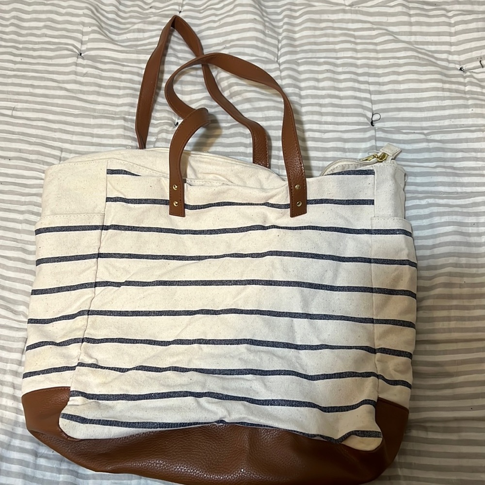 B&BW Tote